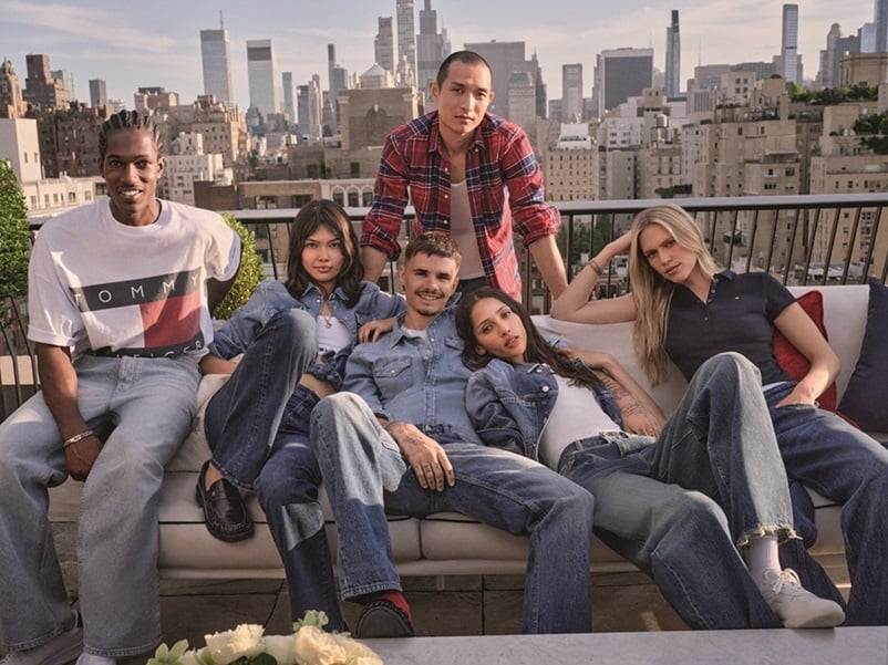 Tommy Hilfiger προσκαλεί τους λάτρεις του denim στον κόσμο του Romeo Beckham