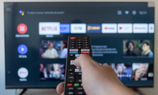 Streaming: Οι Έλληνες πληρώνουν περισσότερο από τους Ευρωπαίους για ταινίες, σειρές και αθλητικές μεταδόσεις online
