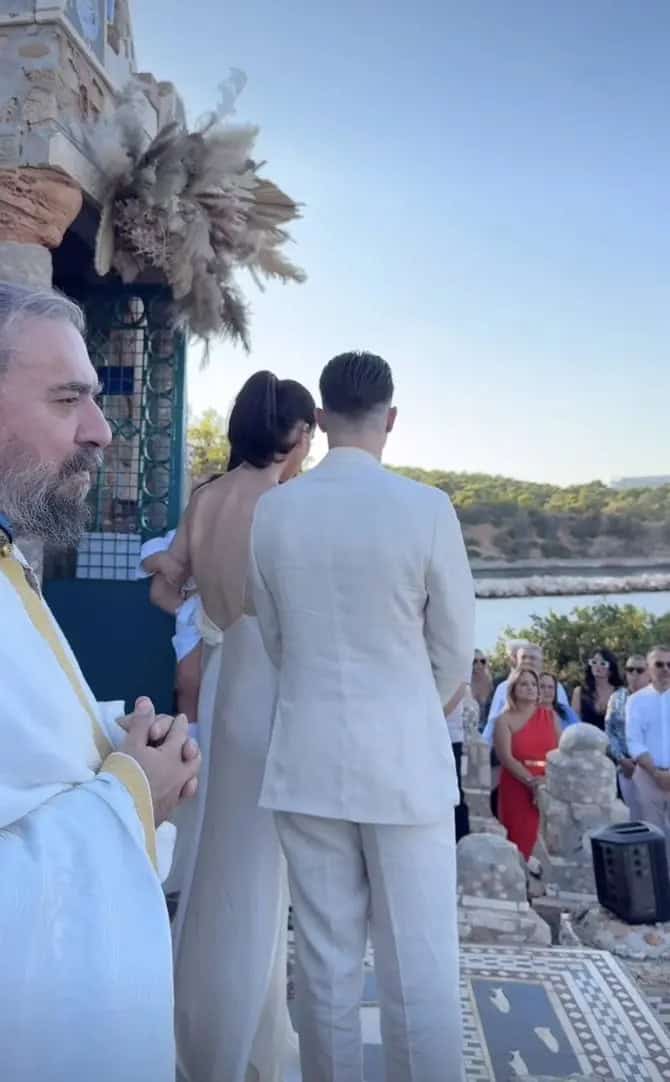 Βαλέρια Χοψονίδου: Η βάφτιση του γιου της στη Βουλιαγμένη χθες – Τι όνομα του έδωσαν; (Φωτογραφίες)