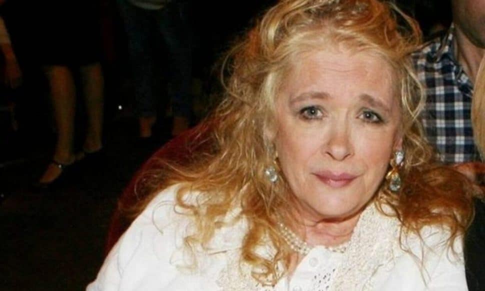 Νόρα Βαλσάμη: Μόνη στη Σύρο και καθηλωμένη στο καροτσάκι το καλοκαίρι