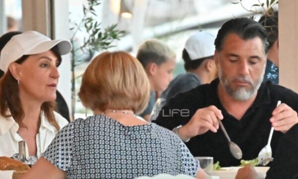 Νία Βαρντάλος στην Αντίπαρο με τον σύντροφό της, Σπύρο Κατσαγάνη – Φωτογραφίες