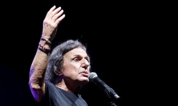 Βασίλης Παπακωνσταντίνου: Ακυρώνει τις καλοκαιρινές συναυλίες, η ανακοίνωσή του