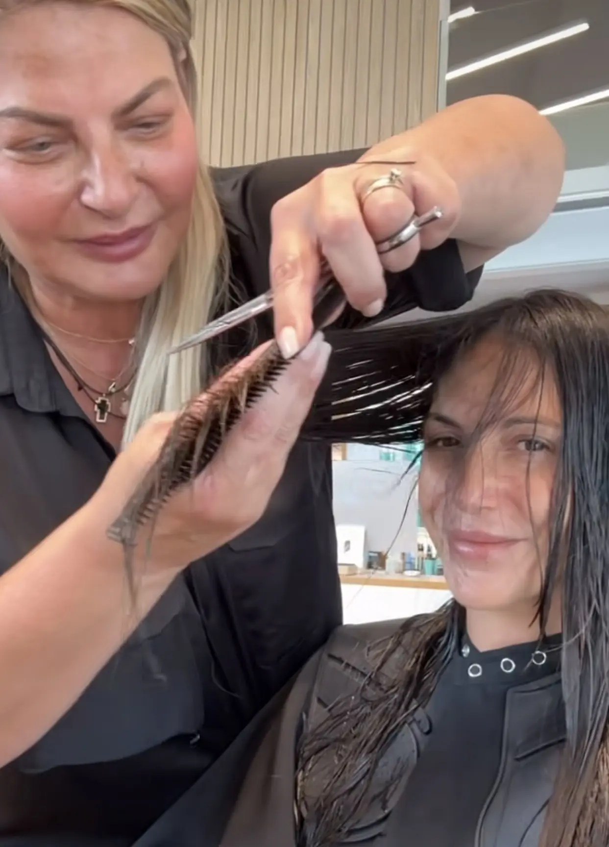Ανθή Βούλγαρη: Η αλλαγή στο look πριν το κρίσιμο δικαστήριο και την πρεμιέρα της