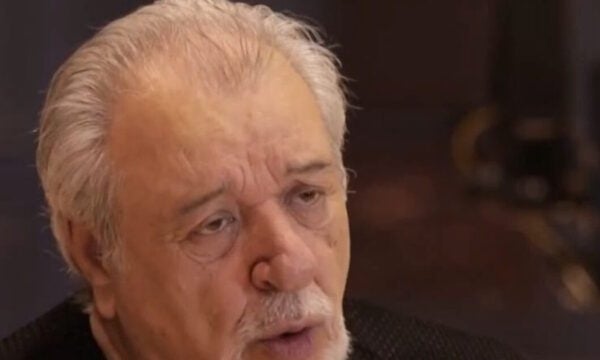 Τάσος Χαλκιάς: Το σπίτι του κάηκε στις φωτιές, «55 χρόνια ήμουν εδώ και θα συνεχίσω να είμαι»