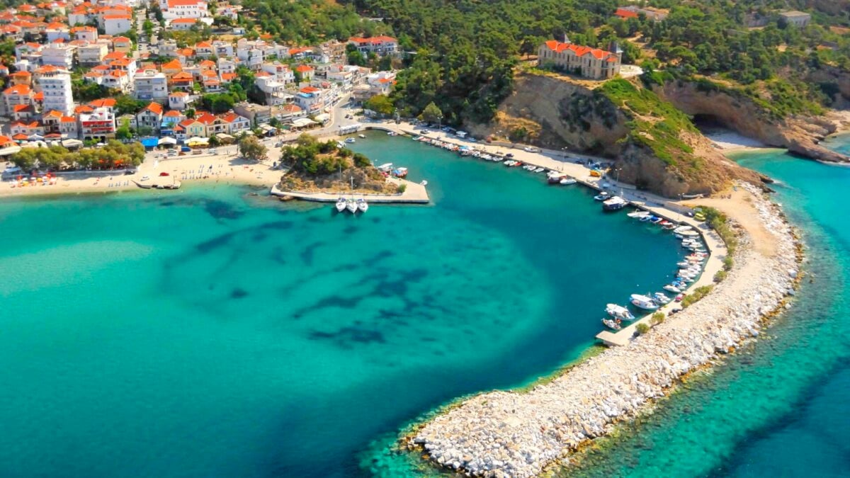 Βούλγαροι γίνονται μόνιμοι στη Θάσο – Επενδύουν στο νησί και αγοράζουν κατοικίες