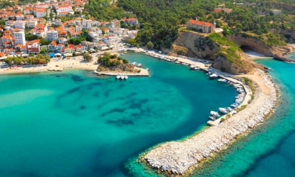 Βούλγαροι γίνονται μόνιμοι στη Θάσο – Επενδύουν στο νησί και αγοράζουν κατοικίες