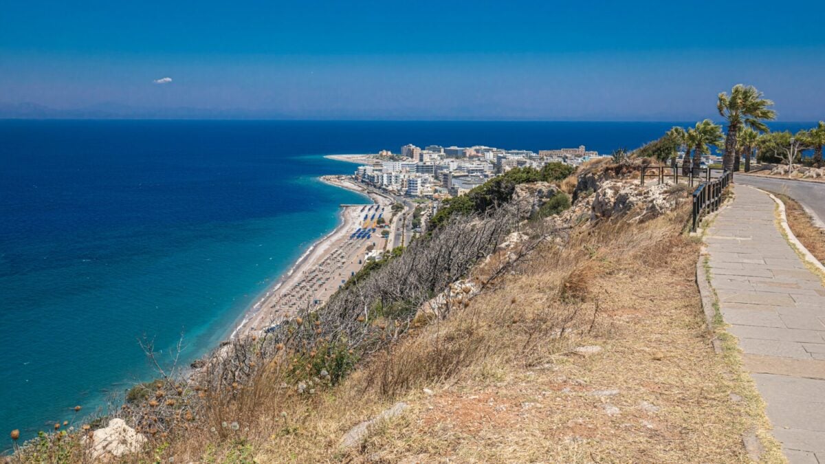 Η ελληνική «βίζα της πόρτας» επιτρέπει σε 1,5 εκατ. Τούρκους να επισκεφτούν νησιά της ΕΕ