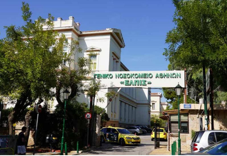 Αυστηρή ασφάλεια έξω από το νεκροτομείο του «Ελπίς» όλο το βράδυ: Ποιος προσπαθεί να προσεγγίσει το νεκρό σώμα του Μαζωνάκη;