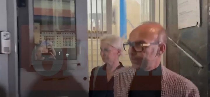 Αφέθηκε ελεύθερο το ζευγάρι των γιατρών της κλινικής που έσβησε ο Μαζωνάκης: Έφυγαν τρέχοντας αμίλητοι και με κατεβασμένα τα μούτρα, τι υποστήριξαν