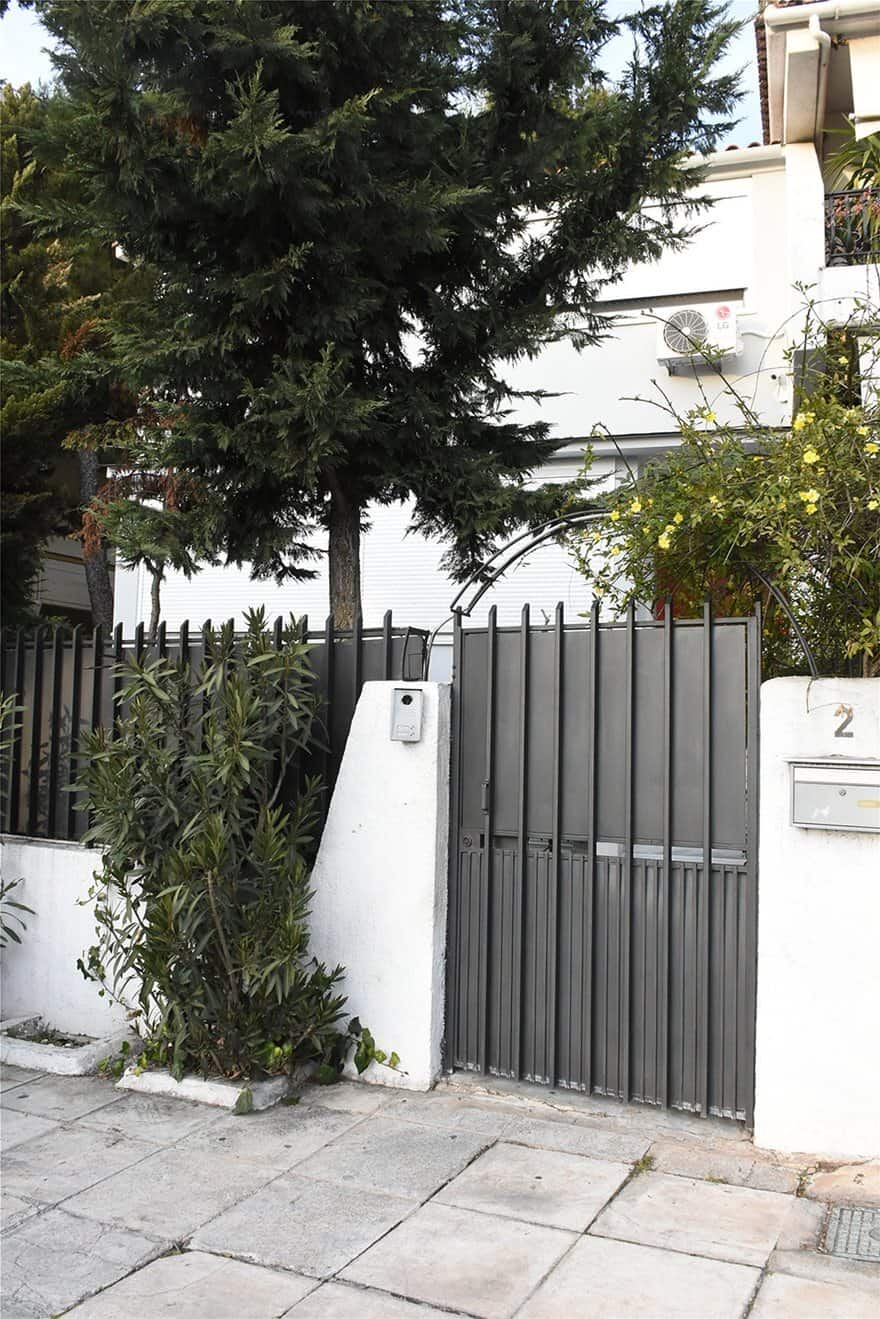 Γαρμπή – Σχοινάς: Το σπίτι που κινδυνεύουν να χάσουν, οι κατασχέσεις και τα χρέη στην Εφορία