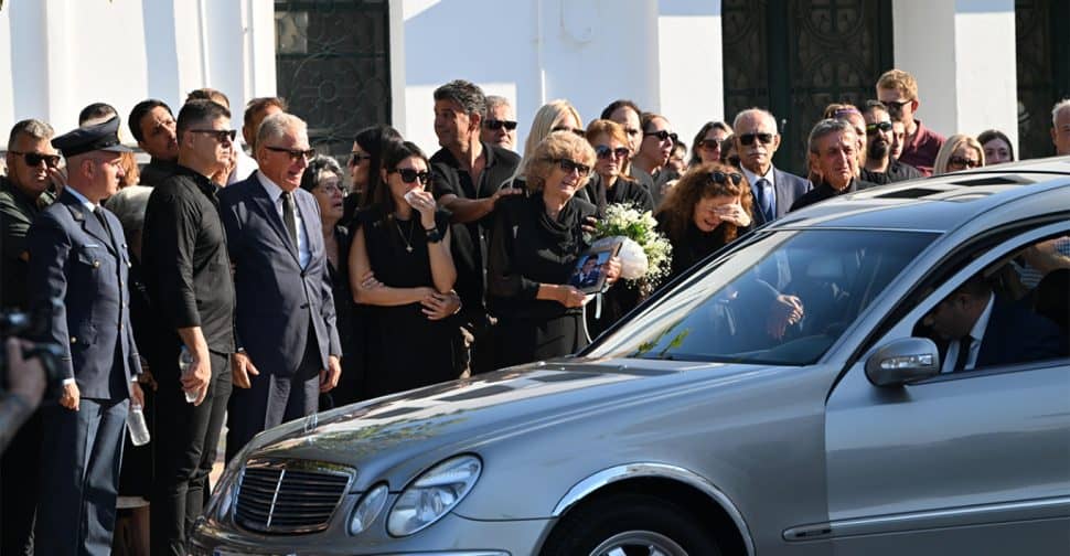 Πύργος: Το τελευταίο «αντίο» στον επισμηναγό Γιάννη Μπλέσια στην κηδεία