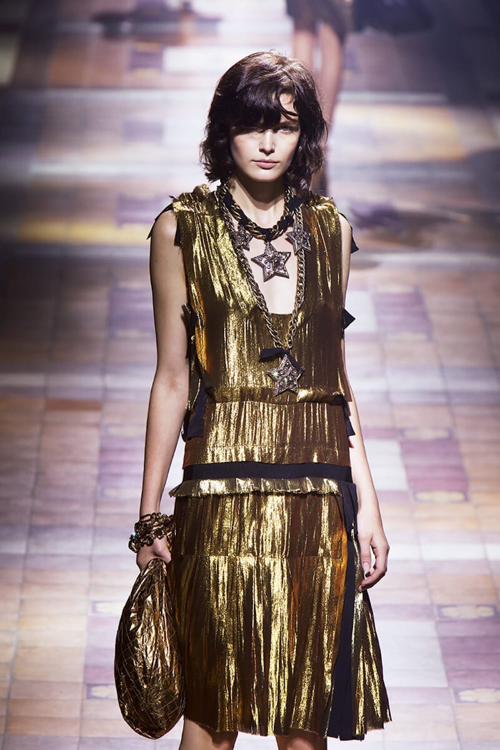 Βίκυ Καγιά: Στη Βενετία με χρυσό vintage Lanvin του Alber Elbaz