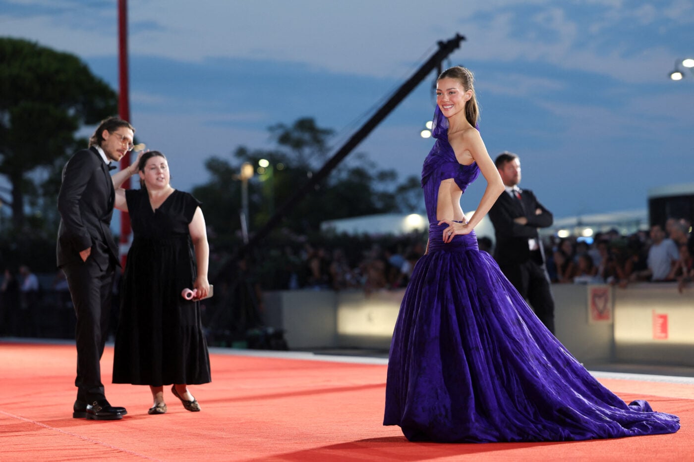 Nicola Peltz: Βραβεύτηκε στη Βενετία και ευχαρίστησε τον Brooklyn Beckham – «Πάντα πιστεύεις σε μένα»