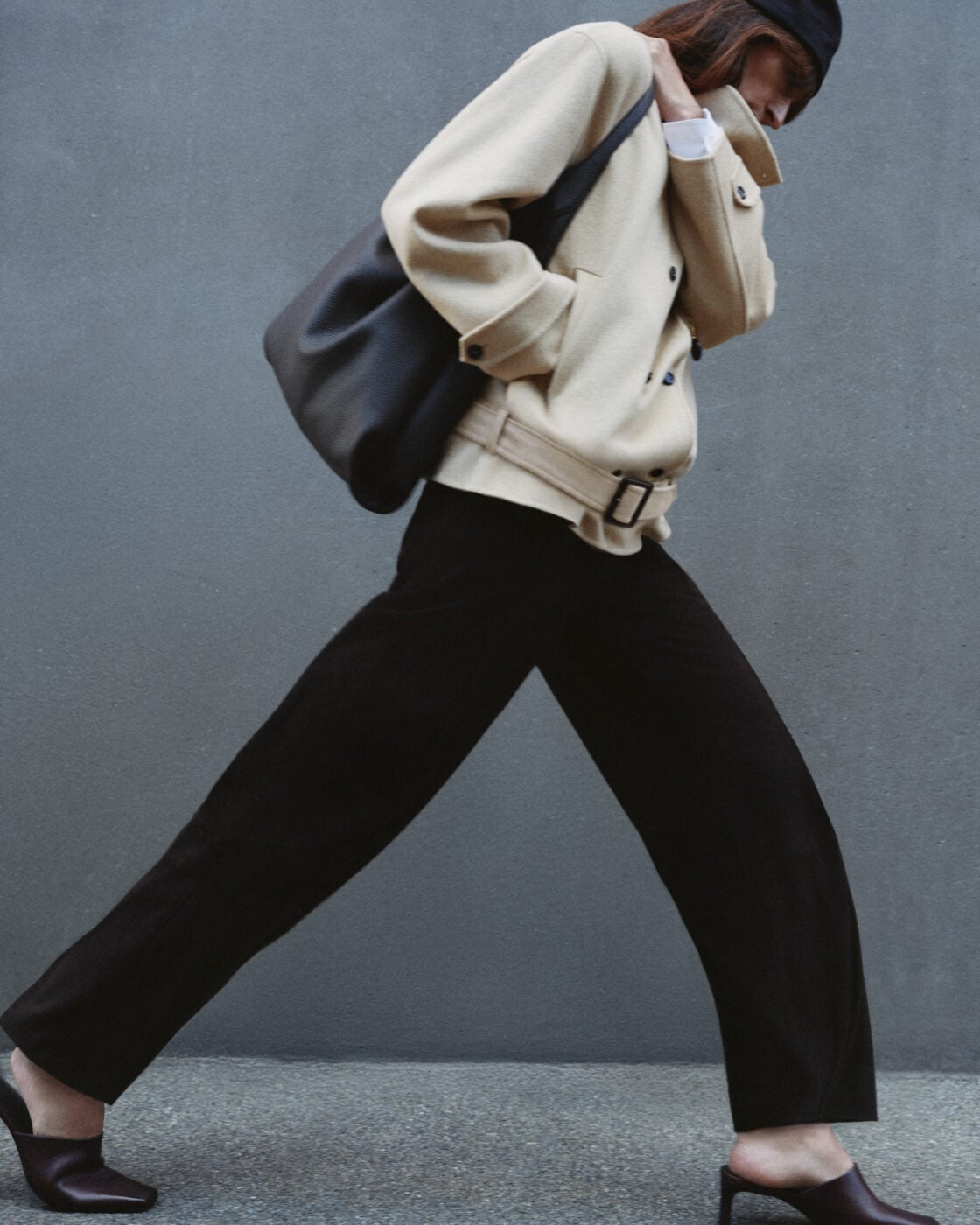 Massimo Dutti: Η Caroline de Maigret πρωταγωνιστεί στο νέο editorial «Unwritten» και εξυμνεί την παριζιάνικη κουλτούρα