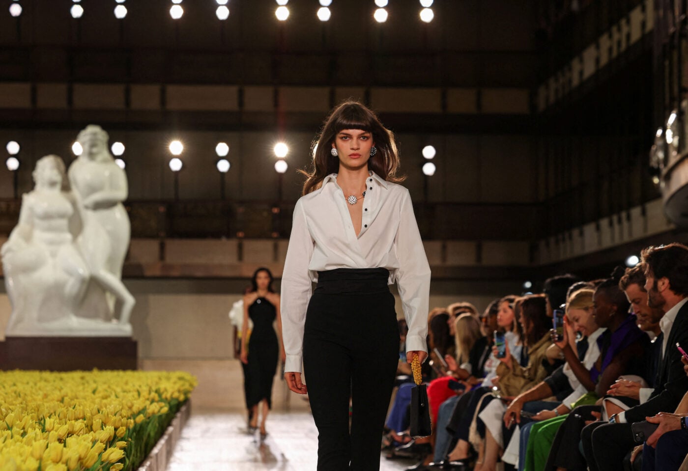 Carolina Herrera: Η νέα συλλογή γιόρτασε 45 χρόνια θηλυκότητας