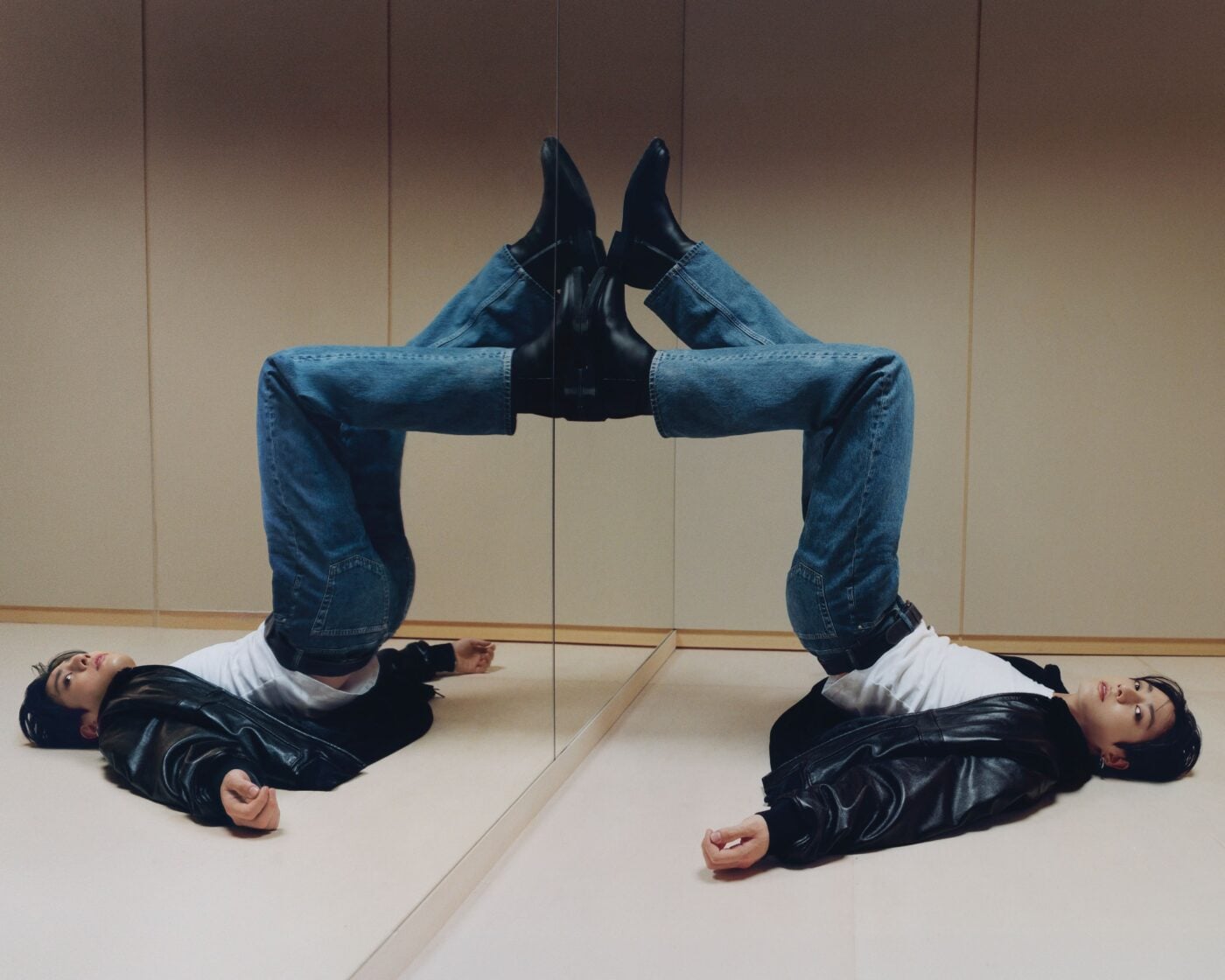 Η Calvin Klein παρουσιάζει τη denim καμπάνια «Feel the Fit» με πρωταγωνιστή τον Jung Kook των BTS