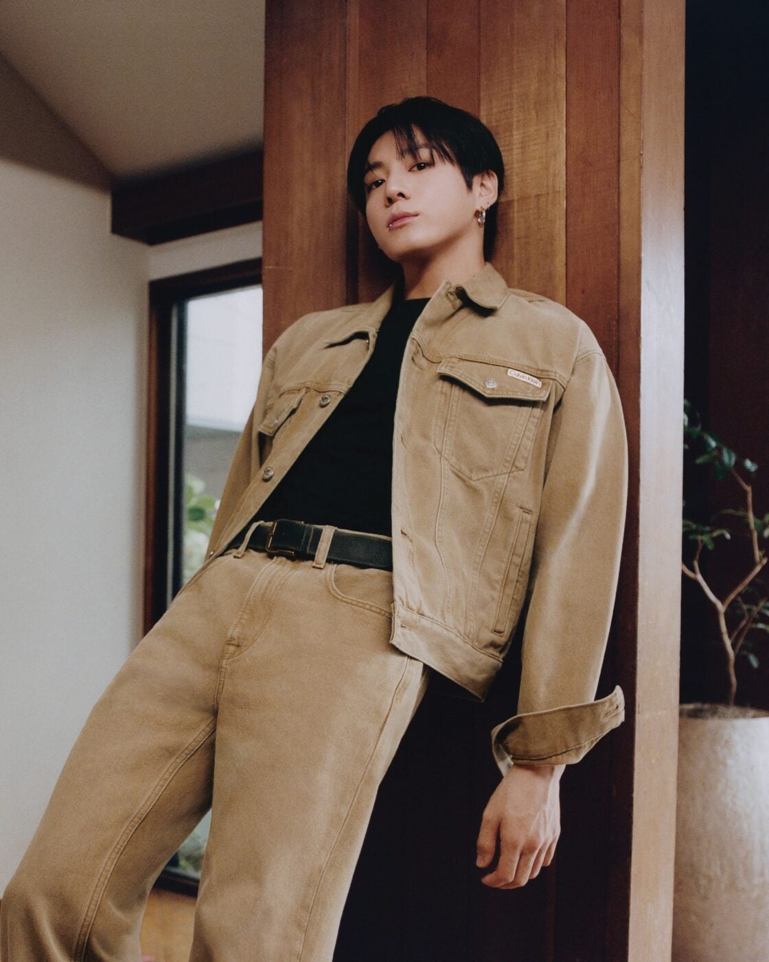 Η Calvin Klein παρουσιάζει τη denim καμπάνια «Feel the Fit» με πρωταγωνιστή τον Jung Kook των BTS