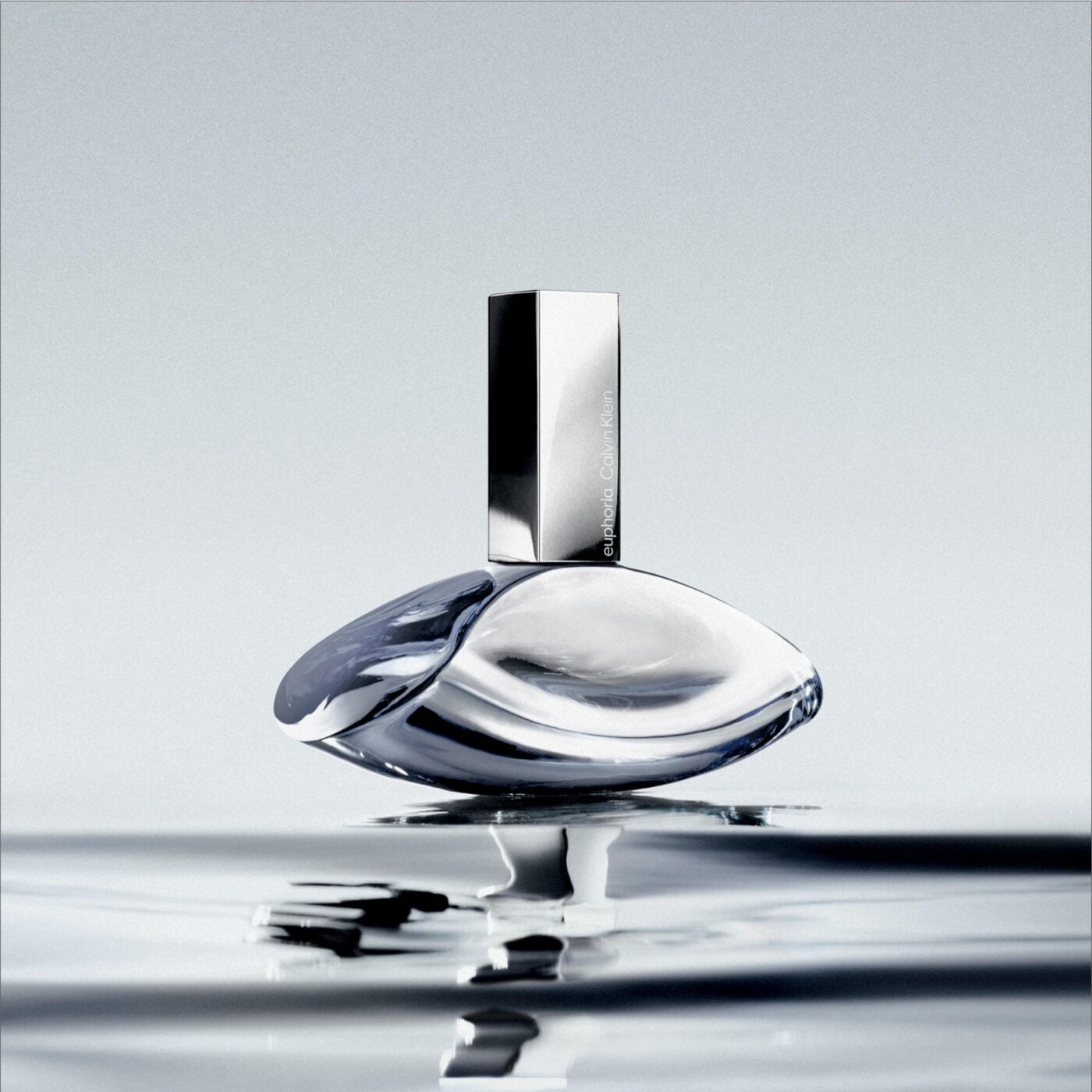 Calvin Klein και Rosalia γιορτάζουν το λανσάρισμα του νέου Euphoria Signature Elixir στο NYFW cocktail party