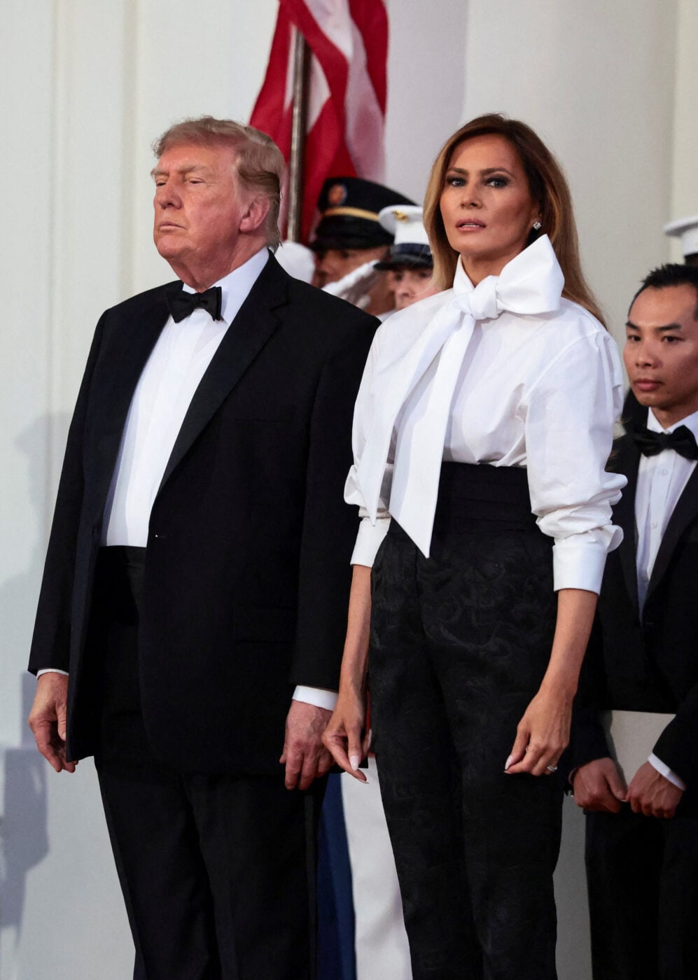 Melania Trump: Η κομψή ασπρόμαυρη εμφάνισή της στη δεξίωση του Λευκού Οίκου
