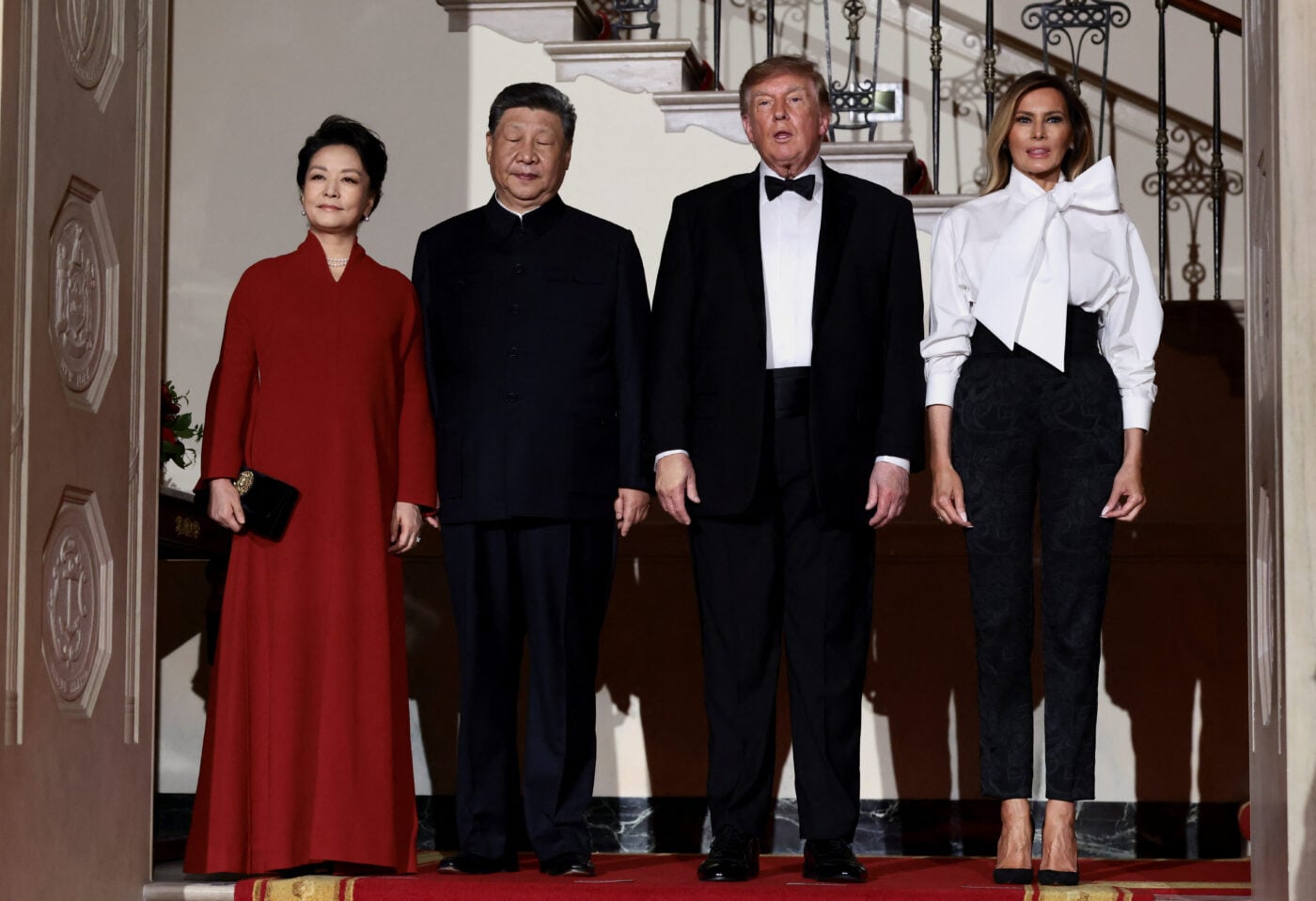 Melania Trump: Η κομψή ασπρόμαυρη εμφάνισή της στη δεξίωση του Λευκού Οίκου