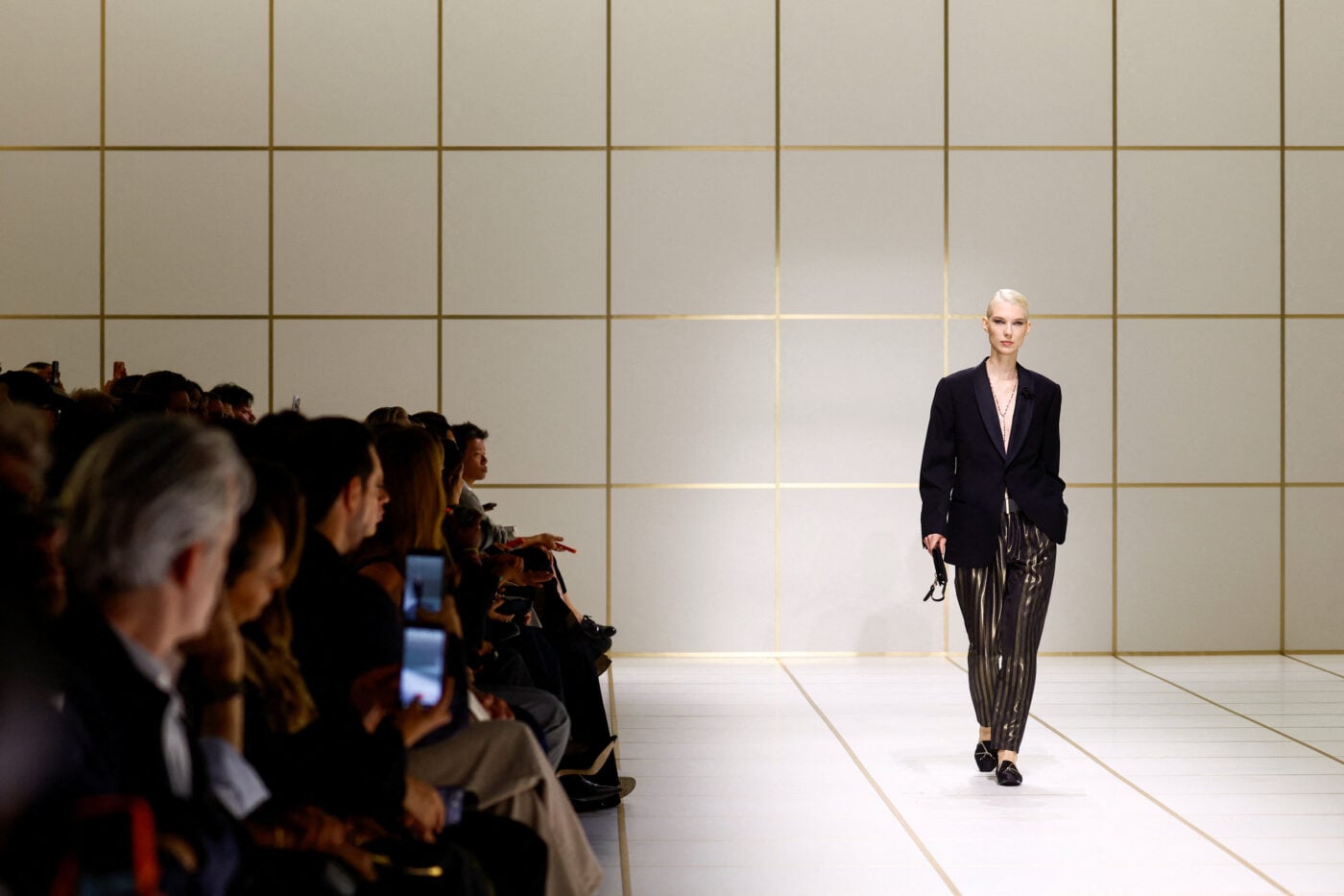 Giorgio Armani SS27: Η συλλογή του Μιλάνου που εντυπωσιάζει χωρίς υπερβολές