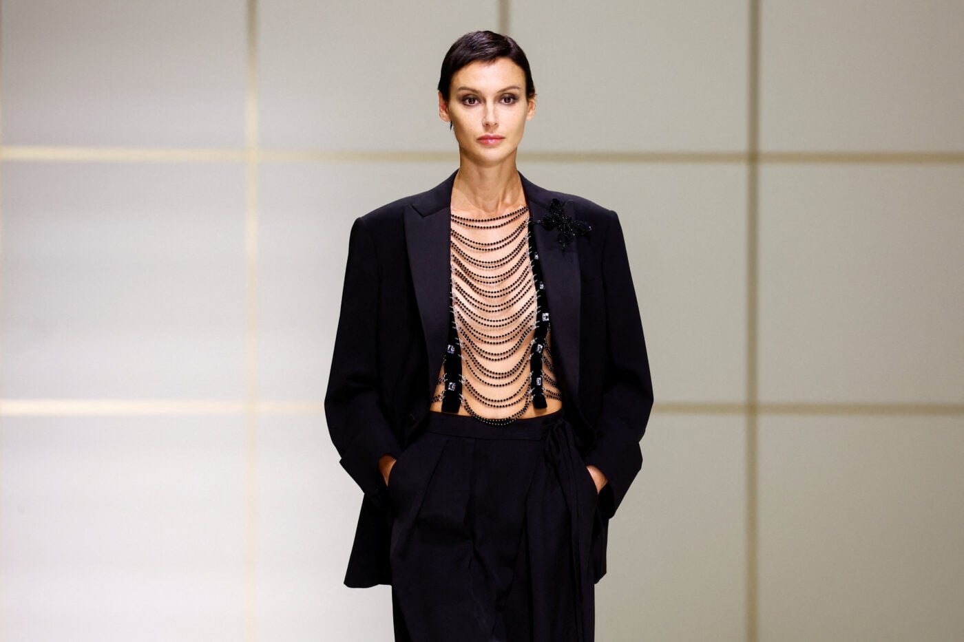 Giorgio Armani SS27: Η συλλογή του Μιλάνου που εντυπωσιάζει χωρίς υπερβολές