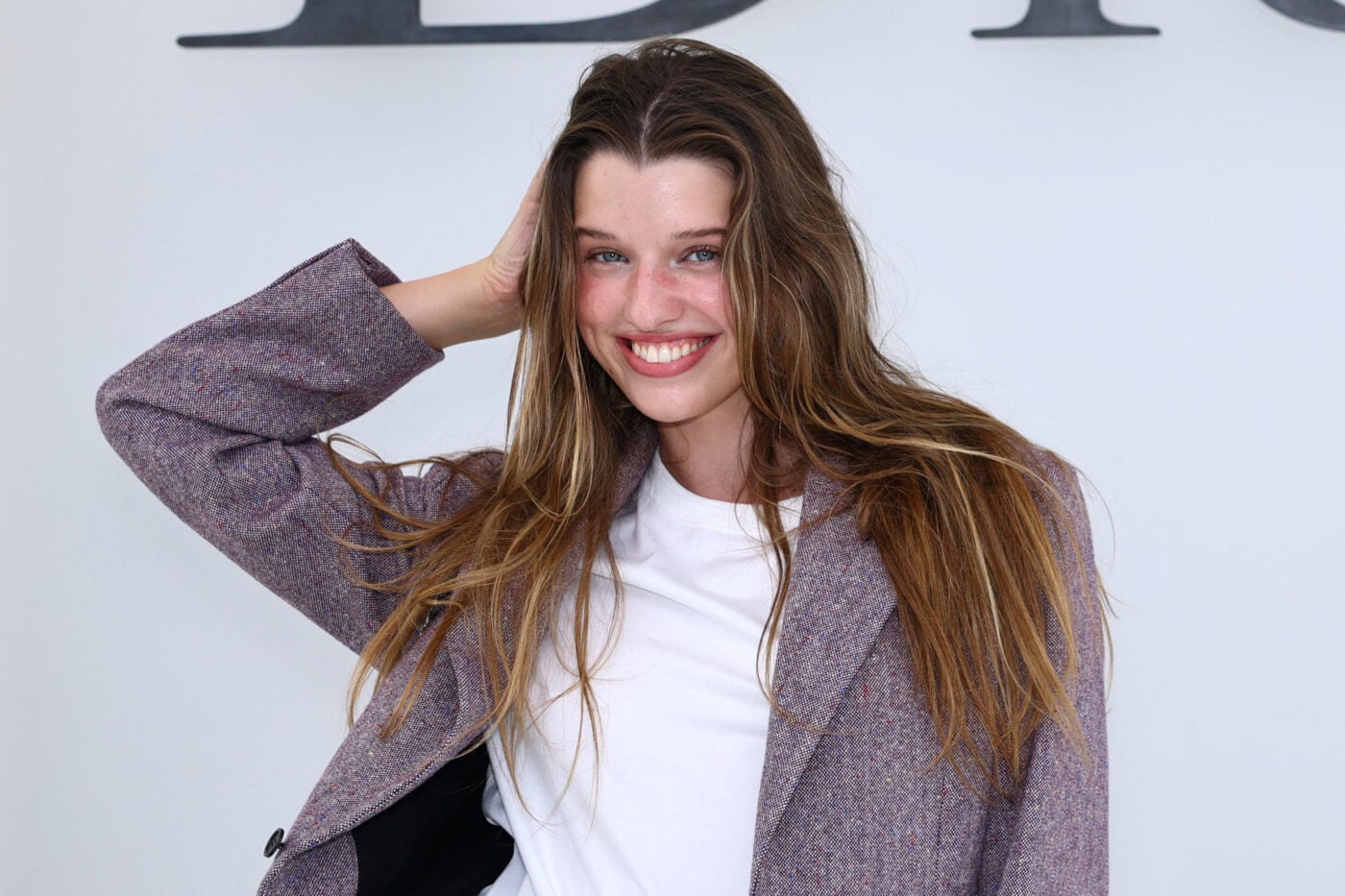 Dior: Τα κομψά, ανεπιτήδευτα beauty looks των celebrities στην πρώτη σειρά του show