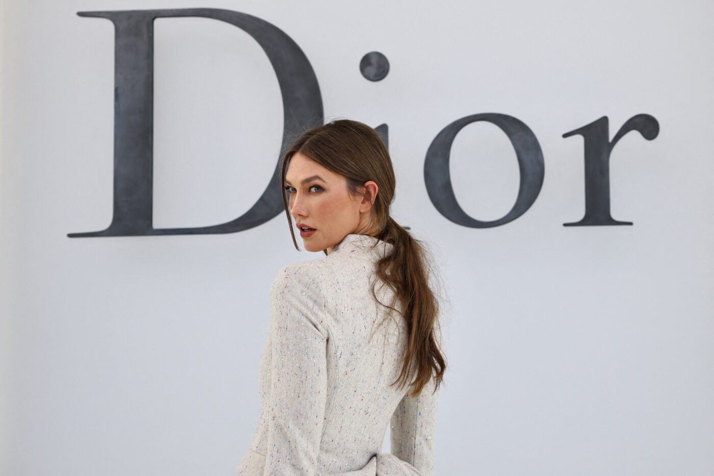 Dior: Τα κομψά, ανεπιτήδευτα beauty looks των celebrities στην πρώτη σειρά του show
