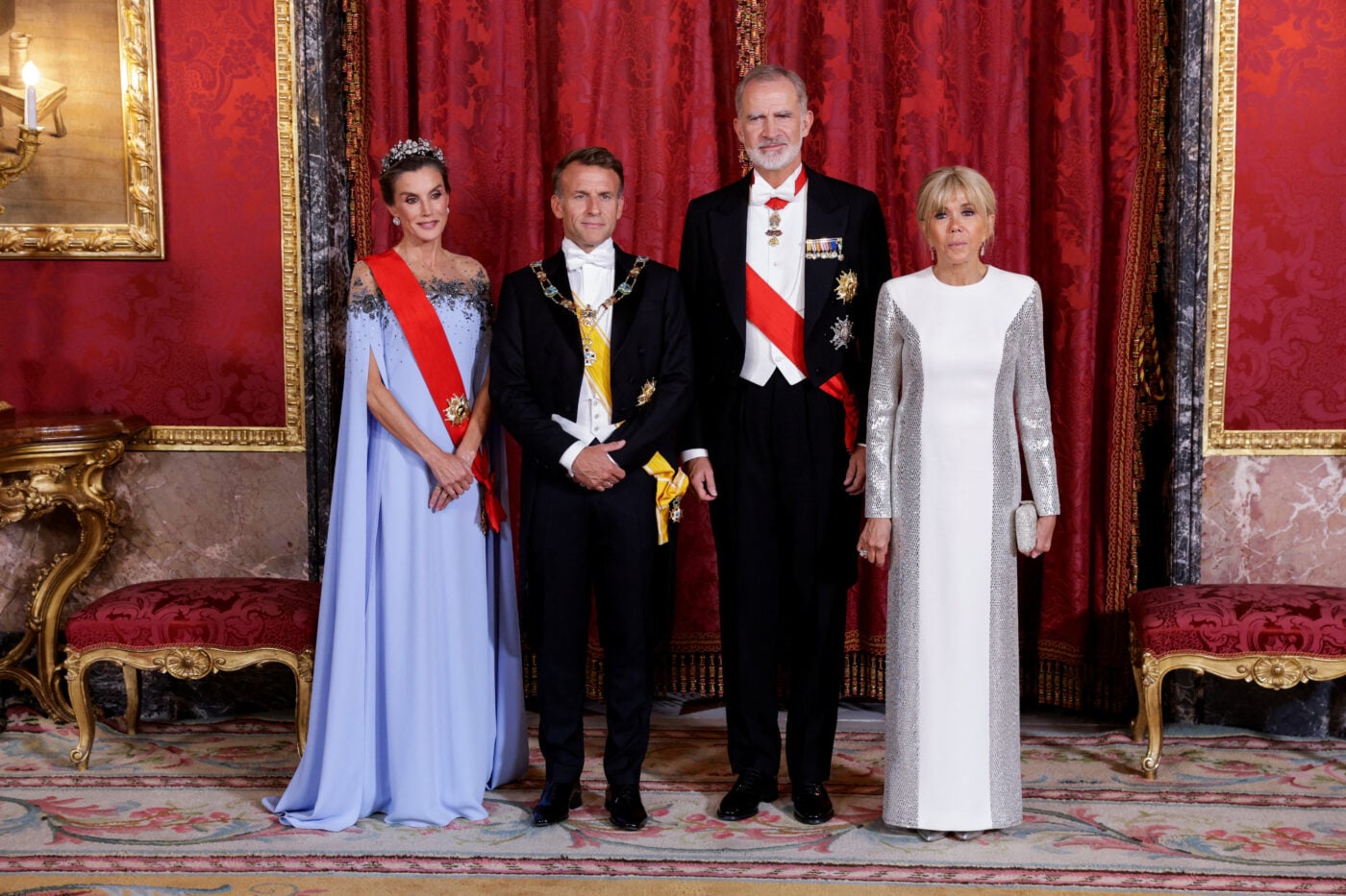 Queen Letizia – Brigitte Macron: Κομψές εμφανίσεις στο επίσημο δείπνο της Μαδρίτης