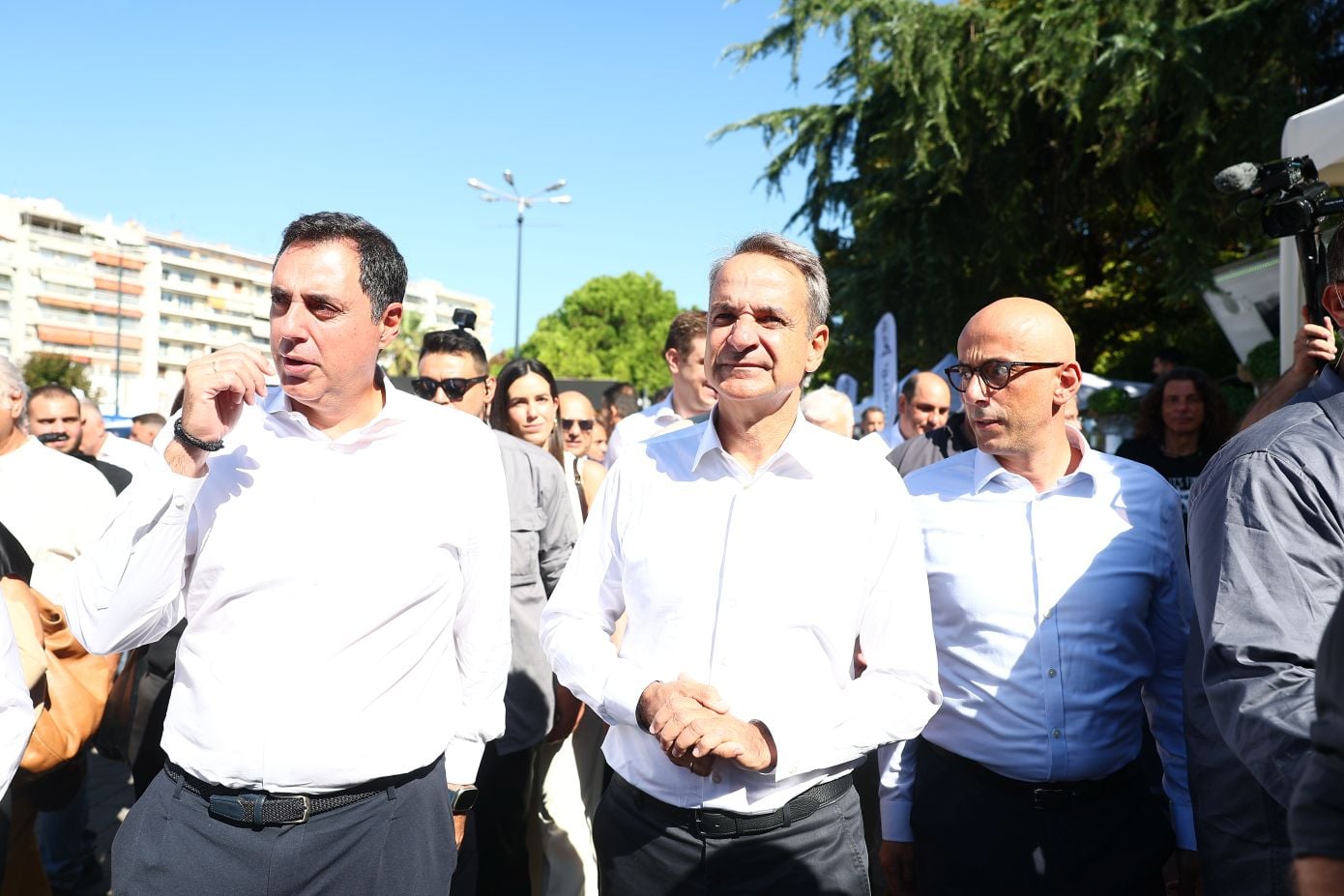 Η ατάκα του πρωθυπουργού στην επίσκεψή του στο περίπτερο της εφημερίδας Espresso