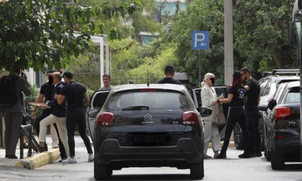 Υπόθεση Μαζωνάκη: Απεργία πείνας από τον γιατρό που προφυλακίστηκε μαζί με τη σύζυγό του