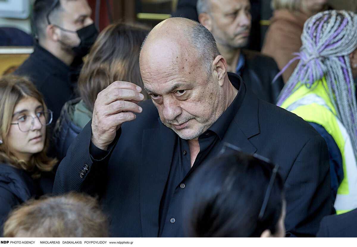 Αχιλλέας Μπέος: Μυστήριο με τον θάνατο της αδερφής του – Πώς πέθανε ξαφνικά;