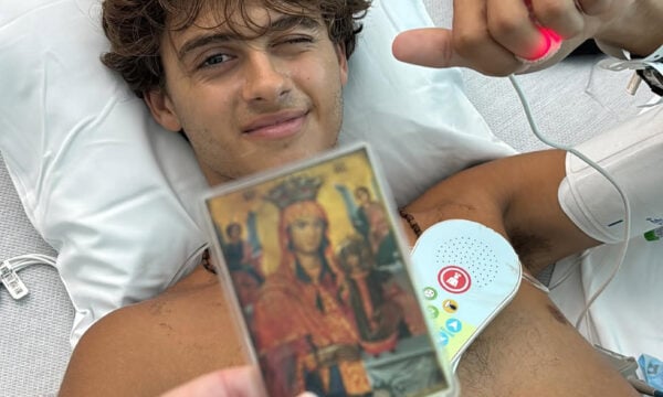 Σταύρος Φλώρος: Καταγγελία για το Survivor ότι η παραγωγή έδωσε ναρκωτικά στους παίκτες μετά το ατύχημά του για να ηρεμήσουν