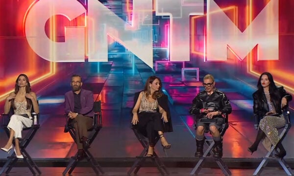 GNTM 7: Ο Λάκης Γαβαλάς επέστρεψε και έκανε τη διαφορά με τα δύο ρολόγια του