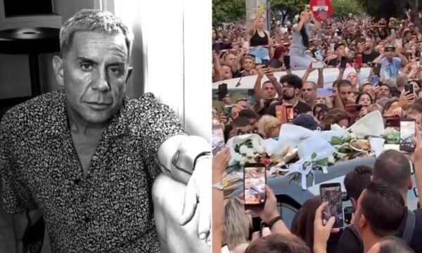 Γιώργος Μαζωνάκης: Η άφιξη της σορού του καλλιτέχνη στη Νίκαια σε κλίμα βαθιάς συγκίνησης – Λαοθάλασσα στο τελευταίο αντίο