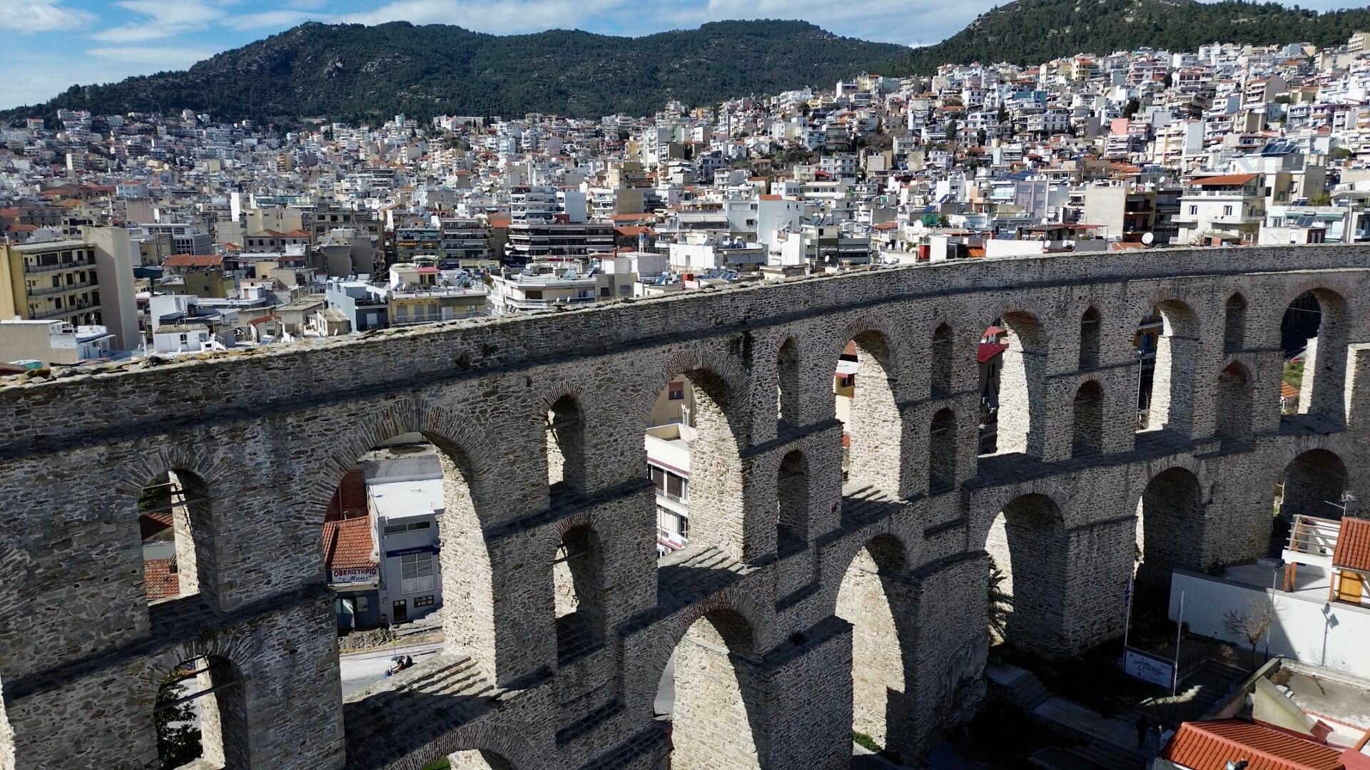Υδραγωγείο της Καβάλας: Εικόνες και βίντεο από το ορόσημο με ιστορία αιώνων