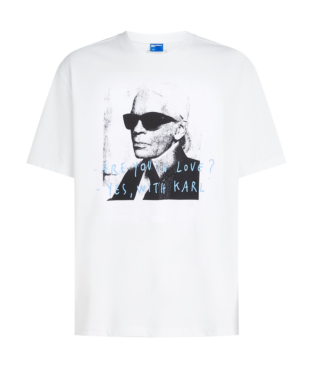 Mακό λευκό με φωτογραφία του Κarl Lagerfeld και meme από τη συλλογή Karl Lagerfeld x Piero Terzini