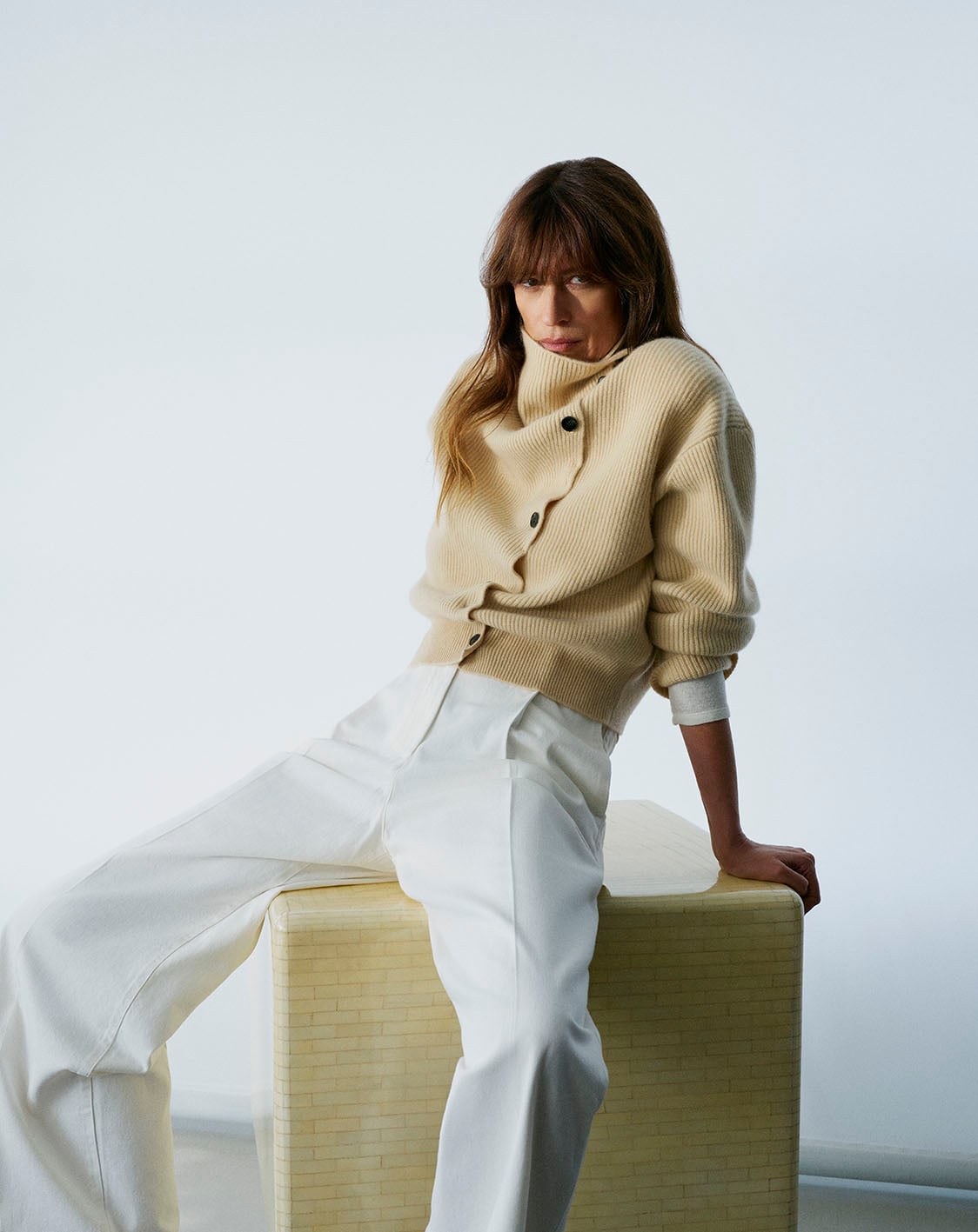 Διαφημιστική καμπάνια της Massimo Dutti με την Caroline de Maigret γαι το FW26.