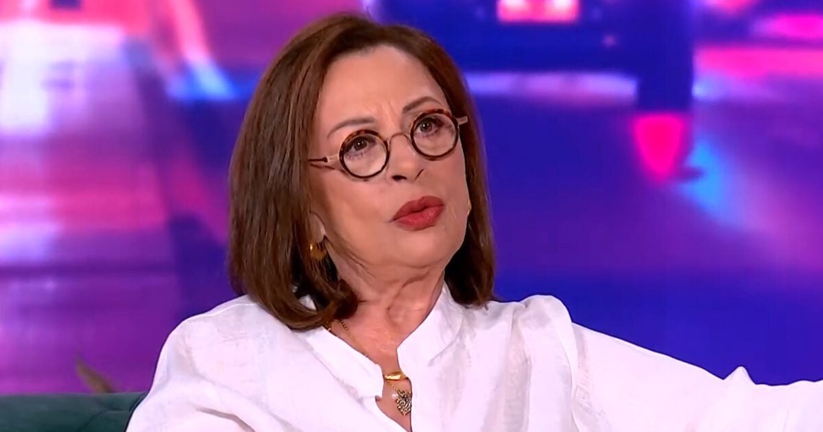 Χαρούλα Αλεξίου: Μιλά στην Αθηναΐδα Νέγκα για τον Γιώργο Μαζωνάκη, τους έρωτες, τη μητρότητα και το Maestro