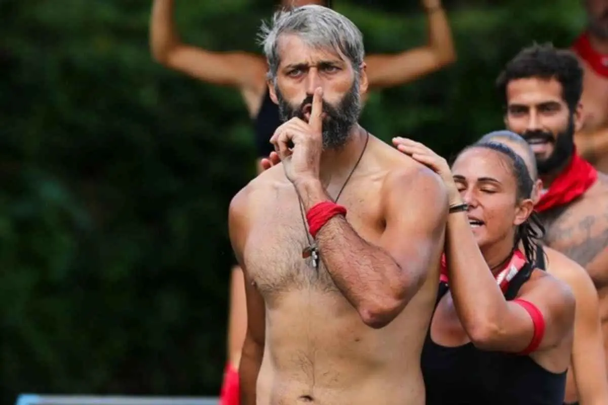 Αλέξης Παππάς: Στο νοσοκομείο ο ηθοποιός – Η φωτογραφία από το ΚΑΤ που ανησύχησε τους followers