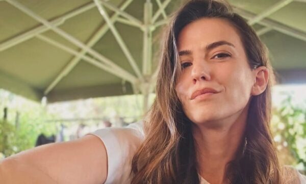 Αναστασία Παντούση: Η τόπλες φωτογραφία από τις διακοπές της και το σχόλιο του Ιωάννη Παπαζήση