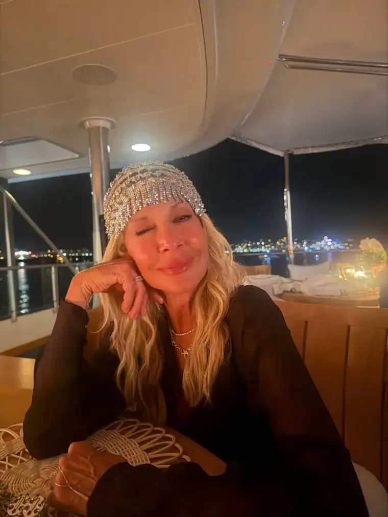 Άννα Βίσση: Αλλάζει ξανά το νέο hair look πριν από τη μεγάλη συναυλία στο ΟΑΚΑ