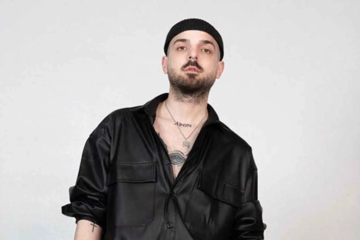 Apon: Ακυρώνει τις συναυλίες του λόγω προβλήματος υγείας και η ανακοίνωσή του
