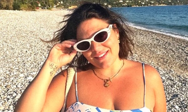 Δανάη Μπάρκα: Νέα φωτογραφία με φουσκωμένη κοιλιά μετά την ανακοίνωση της εγκυμοσύνης της