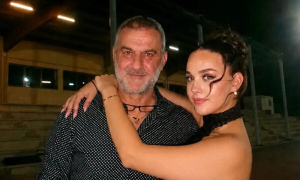 Βικτώρια Δέλλα: Η ανάρτηση της κόρης της Γωγώς Μαστροκώστα και του Τραϊανού Δέλλα από τις καλοκαιρινές διακοπές