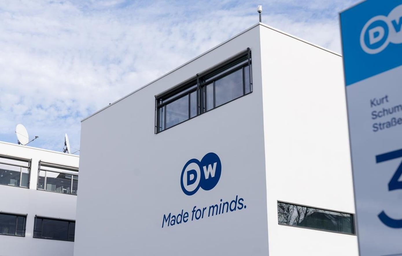 Το ελληνόφωνο πρόγραμμα της Deutsche Welle παραμένει σε λειτουργία – Το σκεπτικό της απόφασης
