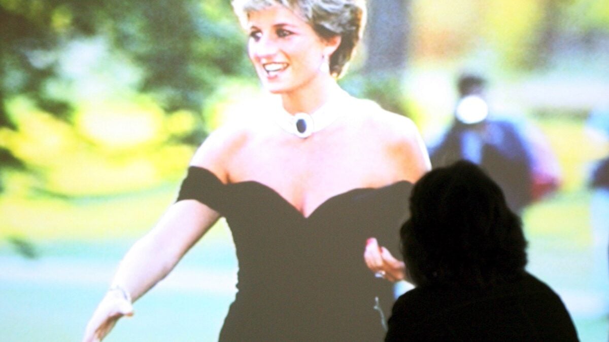 Πρίγκιπας Harry: Θέλει το revenge dress της Diana για τη Meghan