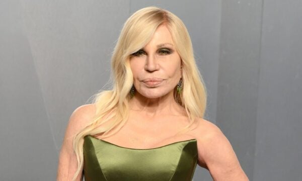 Η Donatella Versace επιστρέφει στο προσκήνιο – Το νέο μεγάλο εγχείρημα μετά τον οίκο μόδας Versace
