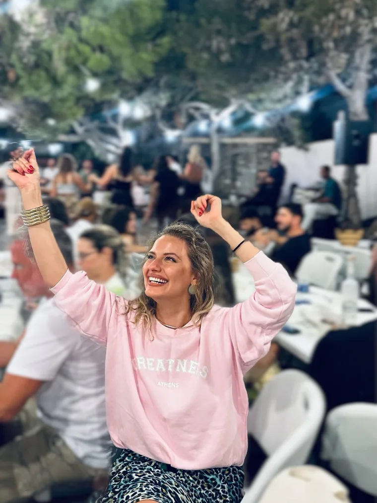 Η Ντόρα Μακρυγιάννη ερωτεύτηκε και μας «συστήνει» τον γοητευτικό σύντροφό της