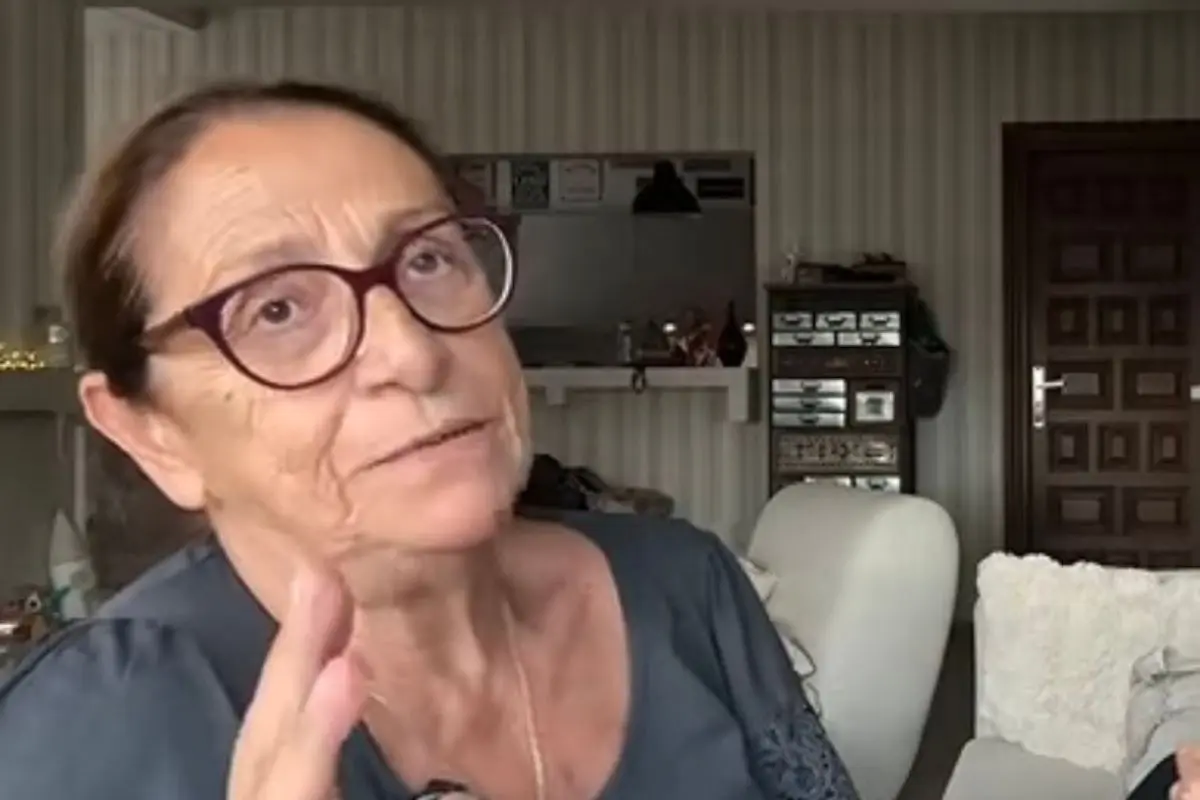 Η κυρία της φωτογραφίας είναι η μαμά πασίγνωστης ηθοποιού